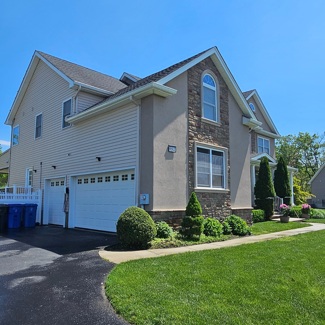 Vinyl Siding Soft Wash & Walkway Cleaning in Toms River, NJ